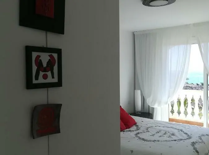 Parque Tropical I * לוס כריסטיאנוס